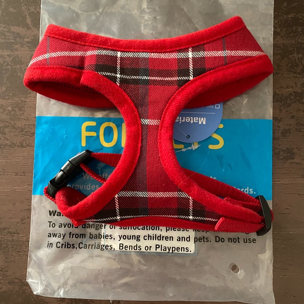 New unworn dog no pull harness
